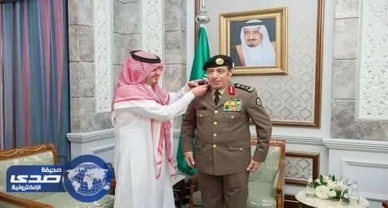 وزير الداخلية يقلد مدير الأمن العام رتبته الجديدة