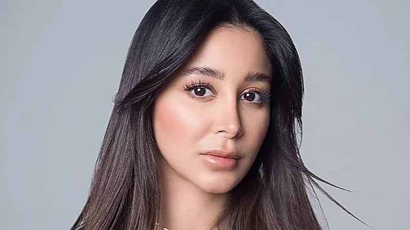 أسيل عمران تشارك صورة من كواليس "لام شمسية" وتثير تكهنات الجمهور