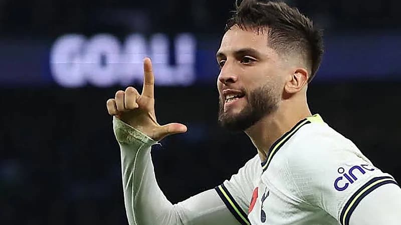 بنتانكور يعتذر لزميله سون نجم توتنهام في حديث تلفزيوني.. فيديو