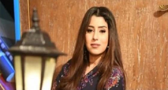 بالفيديو.. أيتن عامر تغني لصباح " زي العسل "