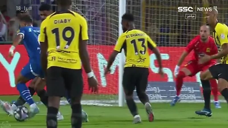 خلاف بين نقاد برا 18 حول ركلة جزاء الهلال أمام الاتحاد .. فيديو