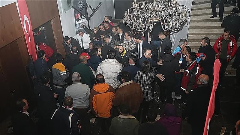 فيديو.لحظة انهيار سقف فندق في تركيا وإصابة العشرات