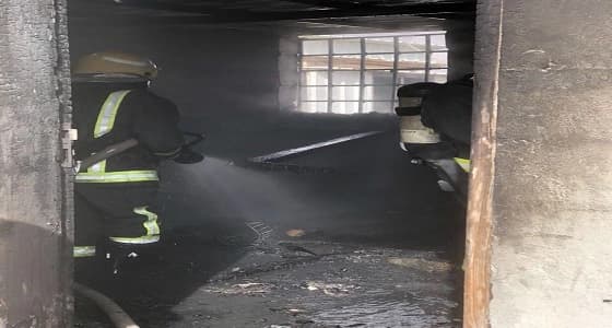 " مدني عرعر " يخمد حريقا بمحطة محروقات