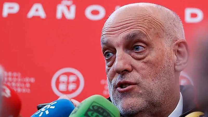 رئيس رابطة الدوري الإسباني يطالب بمحاكمة برشلونة في قضية نيغريرا