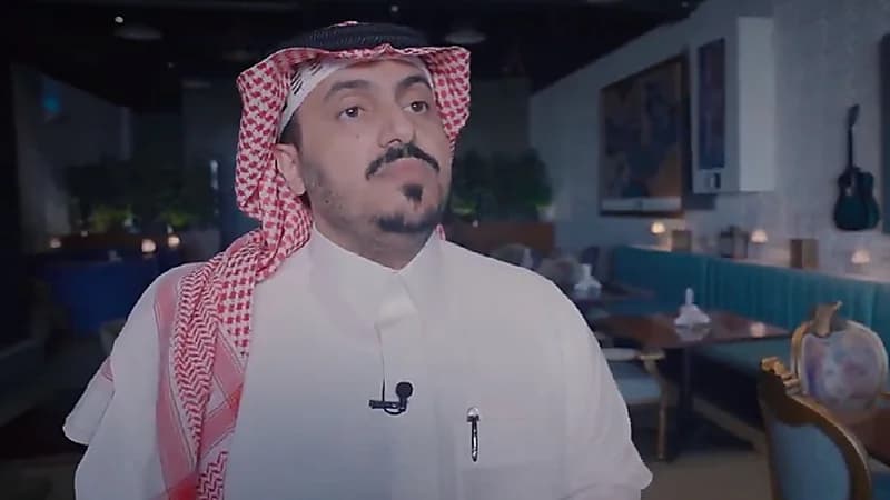 مستشار قانوني: الاحتشام للرجل والمرأة ولا يجوز لأي جهة منع من لم تلبس العباءة