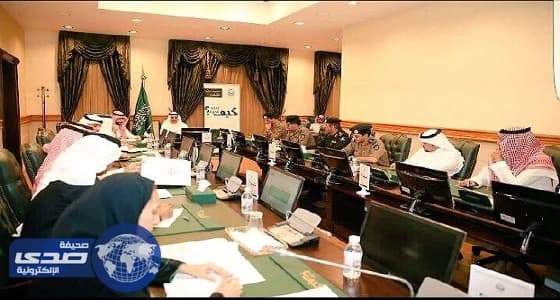 الطيران الشراعي يشارك السيارات والشاحنات بالمسيرة الإبداعية لقافلة " قدوة "