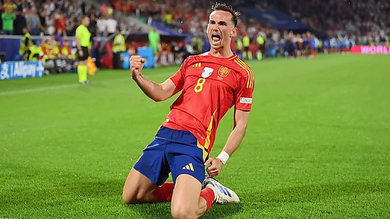 النصر يستهدف فابيان وباريس سان جيرمان يعطل الصفقة