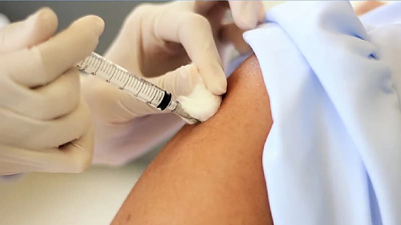 استشاري: لابد على الحجاج أخذ التطعيمات في فترة لا تقل عن 10 أيام.. فيديو