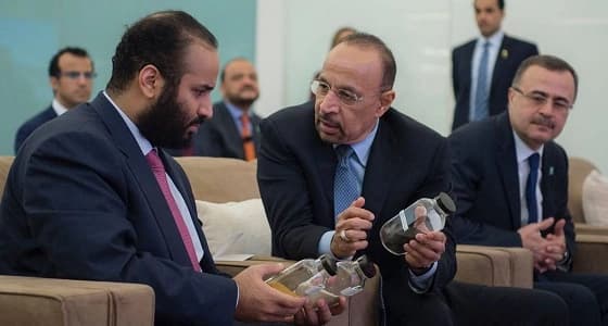 بالصور.. ولي العهد يطلع على أجندة أبحاث أرامكو