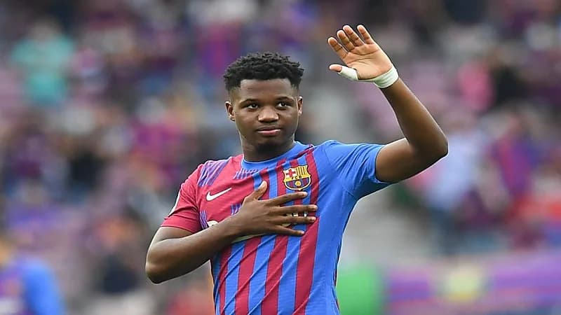 7 أندية أوروبية تريد ضم نجم برشلونة
