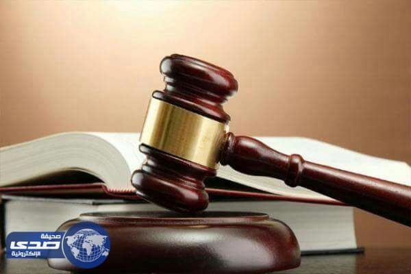 مالك إبل شهير أدين بترويج المخدرات يتعرض للسجن والجلد