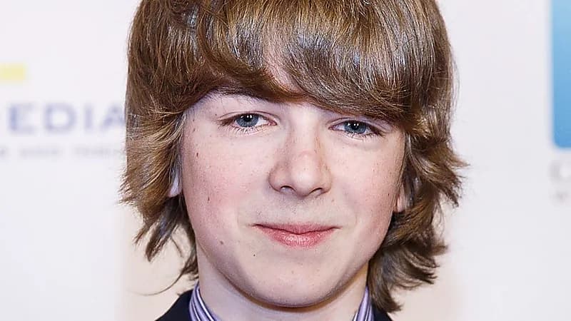 فنان شاب يقتل والدته رميًا بالرصاص