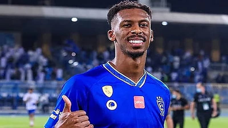 كنو يعود من أمريكا ويلتحق مباشرة ببعثة الهلال إلى ألمانيا.. فيديو