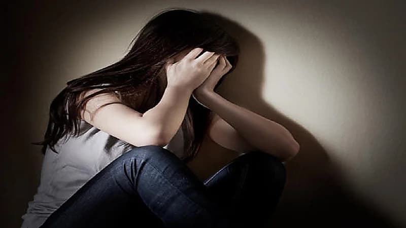 قاضي متهم بخطف فتاة واغتصابها بمساعدة صديقيه !