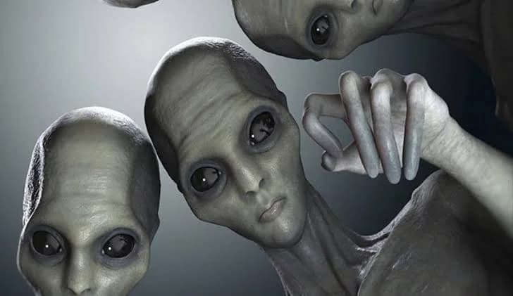 ناسا ترسل صوراً عارية للفضاء لإغراء الفضائيين!