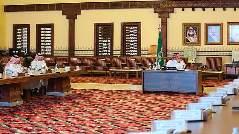 أمير عسير يشكر القيادة على حرصها في تقديم كافة الخدمات للمواطنين بالمنطقة