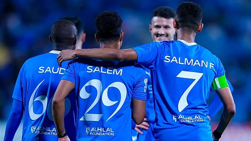 الهلال يتخطى نساجي الإيراني بهدفين