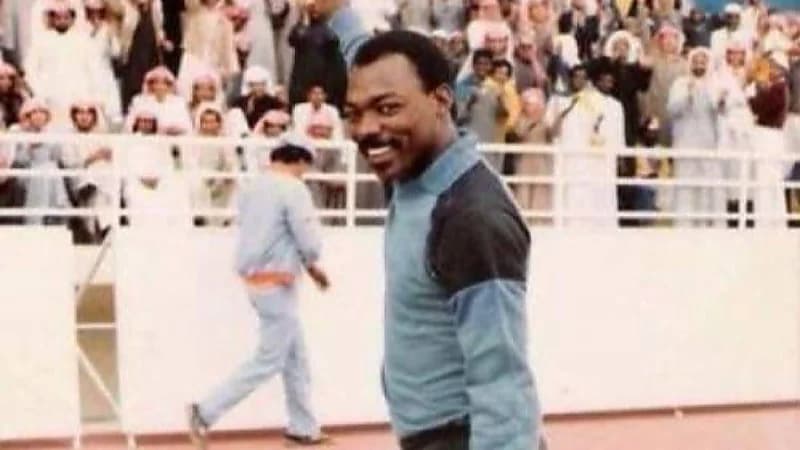 “المسحل“ يعزي في وفاة نجم الأخضر السابق سالم مروان رحمه الله