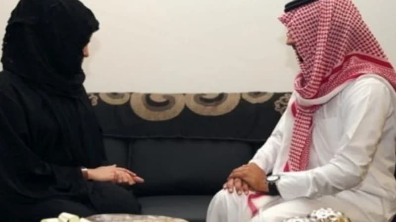 مستشار أسري: الزوجة تحتاج إلى 5 لفتات عاطفية يوميًا من زوجها