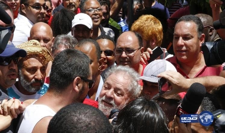 مواطن يتعدى على أخر ب " الساطور " ويهشم زجاج سيارته بالدمام