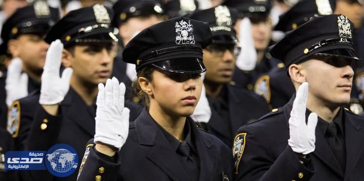 الحسناء الأمريكية.. في النهار شرطة وفي الليل عارضة ملابس داخلية