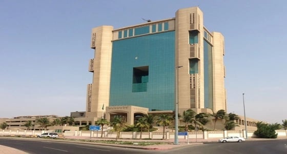 " أمانة جدة " تحظر مغرد بسبب صورة " حفرة "