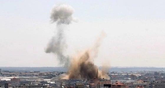 استشهاد فلسطينيان وإصابة 5 آخرين في غارة إسرائيلية استهدفت نفقاً برفح