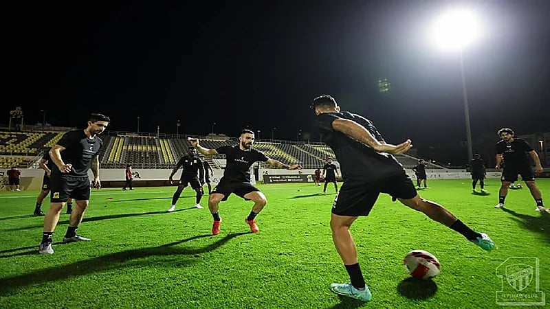 مدرب الاتحاد يضع اللمسات الأخيرة لفريقه قبل مباراة الشباب