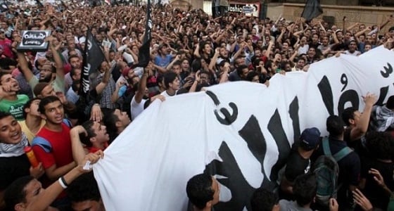 محمد رمضان يثير الجدل بين جمهوره بصوره في دبي 