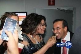 بالفيديو.. قنفذ يأكل حية يثير الجدل على مواقع التواصل