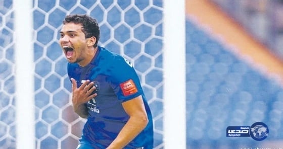 بالفيديو.. لحظة سقوط لوحة إعلانية على عدد من النساء في الخرج