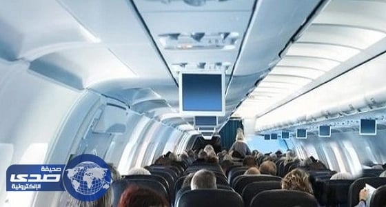 بالفيديو.. فتاتان تلقنان صديقتهما دراسا قاسيا بعصا خشبية