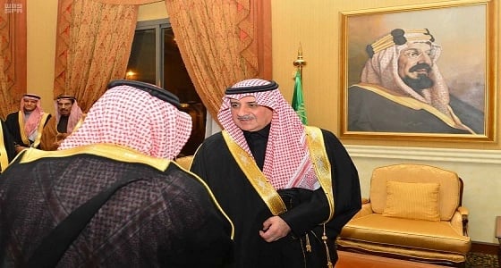 بالصور.. أمير تبوك يلتقي الأهالي في جلسته الأسبوعية