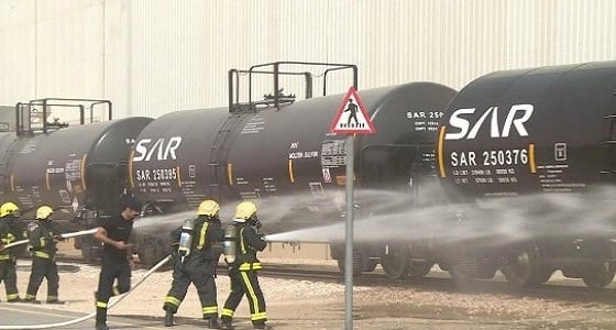 بالصور.. تجربة فرضية لانحراف قطار كبريت بالنعيرية