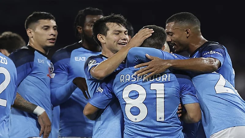 أبطال أوروبا.. نابولي إلى الدور ثمن النهائي