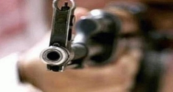 خمسيني يطلق النار على شقيقين بالقريات