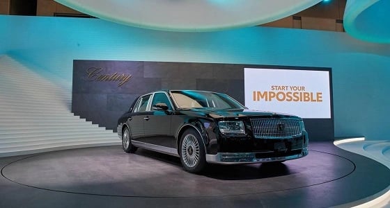 بالفيديو والصور.. ارتفاع أسعار تويوتا سنشري 2018 عن مرسيدس مايباخ S560