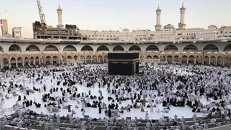بالفيديو .. " الحج " تتيح للحاصلين على تأشيرة السياحة حجز العمرة قبل الدخول للمملكة