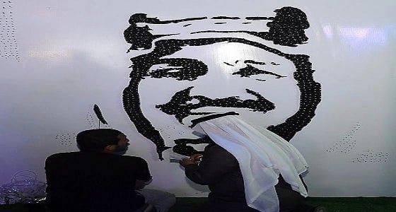 بالصور.. لوحات فنية بالمسامير والصوف لخادم الحرمين في الجنادرية