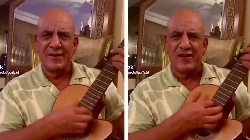 محمد لطفي يتغنى بـ تركي آل الشيخ بعد عرض "ولاد رزق 3" .. فيديو