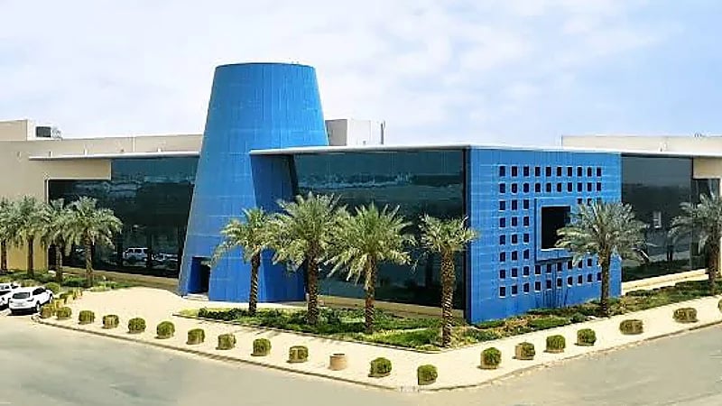 شركة الفنار توفر 130 وظيفة للجنسين