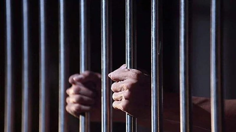 سوداني يقتل زوجته شنقًا في الحمام ويدّعي انتحارها