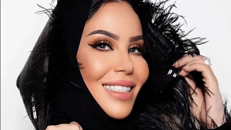 صورة.. شمس الأسطورة تثير الجدل بظهورها بدون حجاب للمرة الثانية