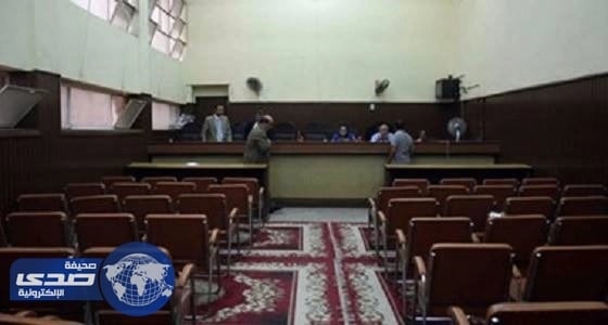 سيدة تتقدم بدعوى قضائية بعد أن أجبرها زوجها على الإنجاب من غيره