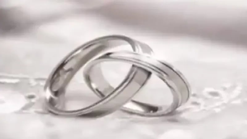 "قانوني": القرآن يحرم العضل والقوانين تمنعه