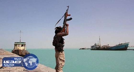 تحذيرات أمريكية للسفن التجارية من ألغام الانقلابيين في مضيق باب المندب