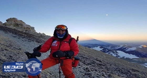 متسلقة جبال رومانية تصل لأعلى قمة بركانية في إكوادور