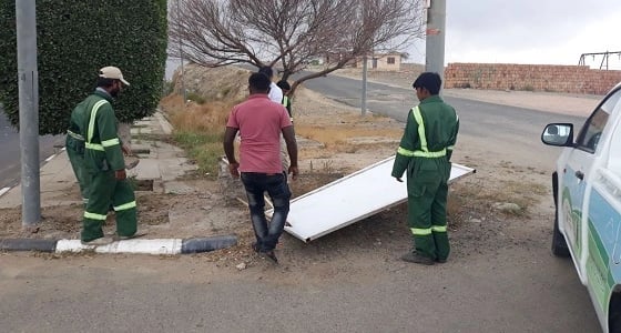 بالصور.. إزالة 95 لوحة إعلانية بالطائف