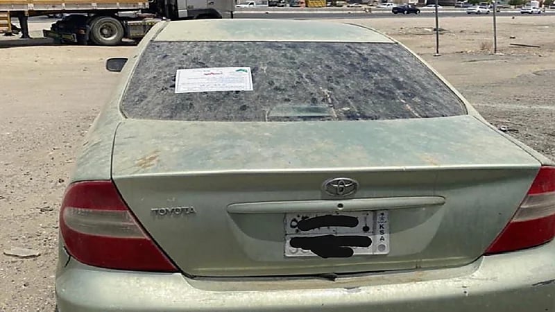 مهلة أسبوع لأصحاب السيارات التالفة في مكة