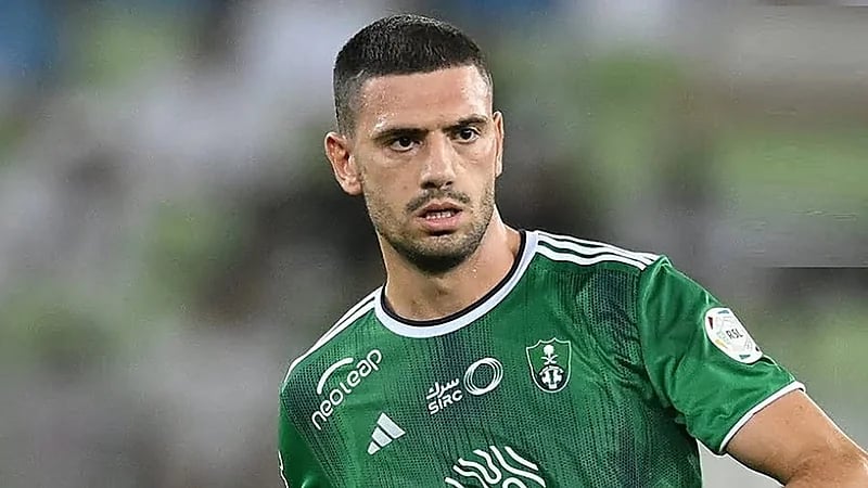 نجم الأهلي ديميرال يُرزق بمولود جديد .. صورة